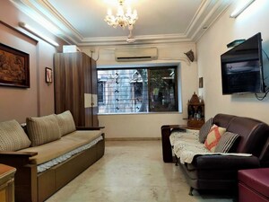 Living Room in 2 BHK Apartment at Everest Cleopatra, Vile Parle East – for Rent