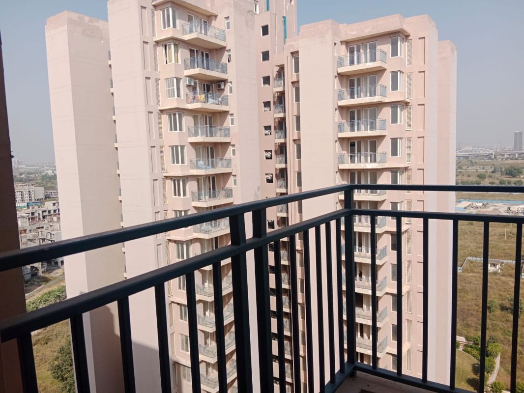 3.5 BHK + Servant Room 1957 Sq.Ft. Apartment in 3C Orris Greenopolis