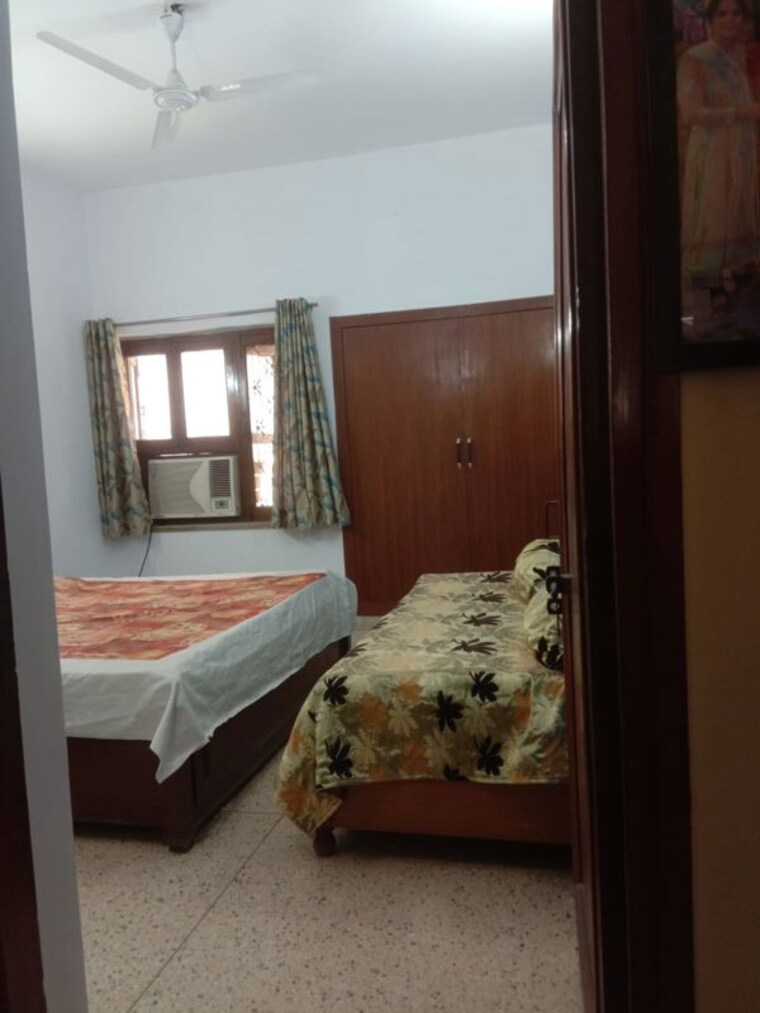 Bedroom, dlf phase ii 3 Bedroom 300 Sq.Yd. Builder Floor In Dlf Phase ii Gurgaon 10395116