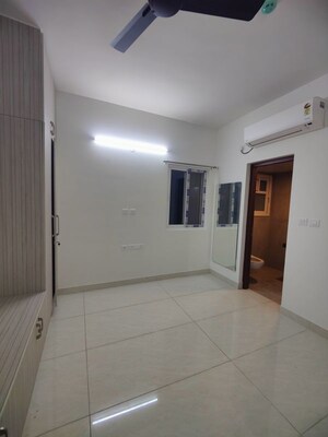 Room in 3 BHK Apartment at Prestige Beverly Hills, Kokapet – for Rent