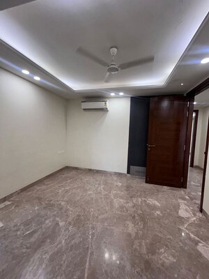 Room in 4 BHK Builder Floor at Greater Kailash ii – for Rent