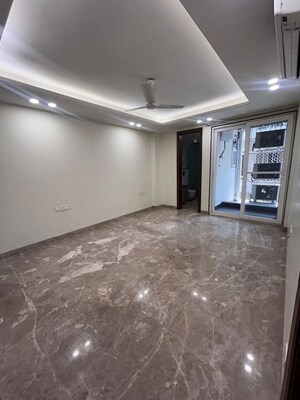 Room in 4 BHK Builder Floor at Greater Kailash ii – for Rent