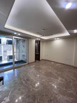 Room in 4 BHK Builder Floor at Greater Kailash ii – for Rent