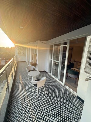 Team Area in 2 BHK Apartment at Laxman Chowk – for Sale