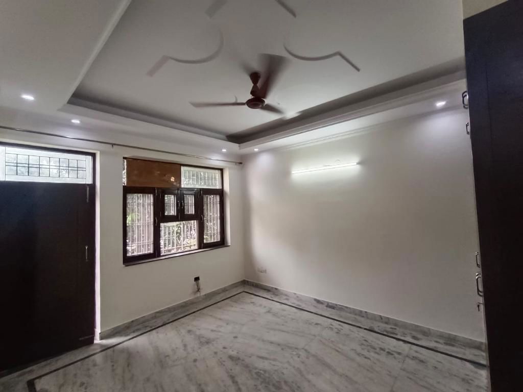 4 BHK + Store Room 2800 Sq.Ft. Builder Floor in Ansal Plaza Sector-23
