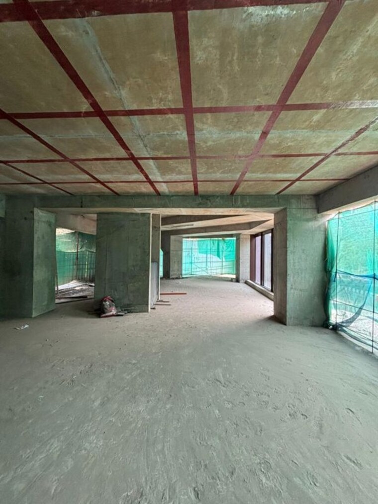  Parking, goyal-nrupa-square Commercial Showroom 15000 Sq.Ft. In Borivali West Mumbai 10395214