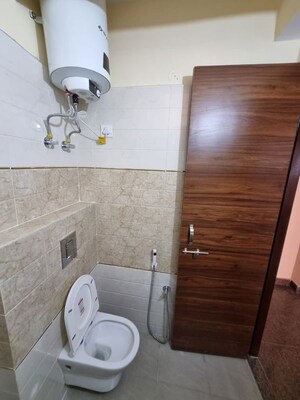 Bathroom in 1 BHK Builder Floor at Ansal Plaza Sector-23, Sector 23 – for Rent