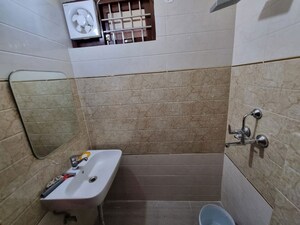 Bathroom in 1 BHK Builder Floor at Ansal Plaza Sector-23, Sector 23 – for Rent