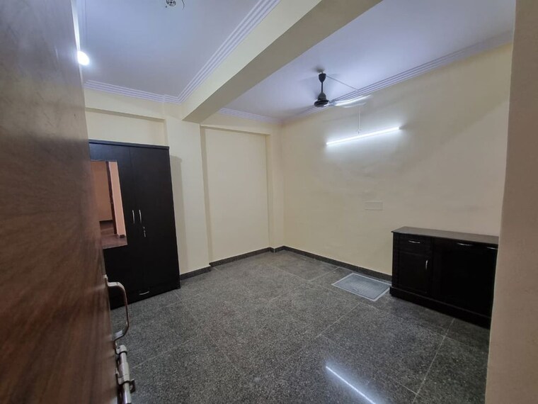 Room, ansal-plaza-sector-23 1 Bedroom 800 Sq.Ft. Builder Floor In Sector 23 Gurgaon 10395245