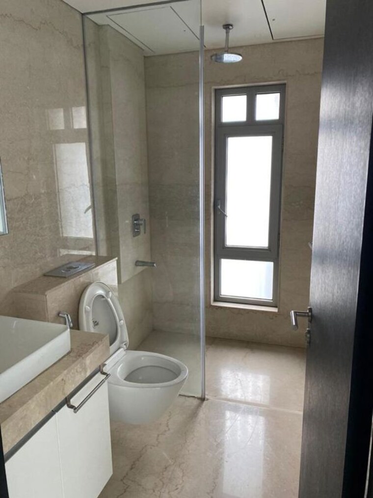 Bathroom, oberoi-realty-esquire 4 Bedroom 2000 Sq.Ft. Apartment In Goregaon East Mumbai 10395249