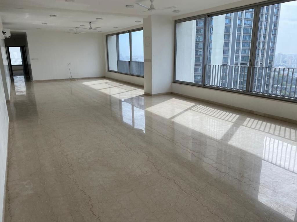 4 BHK Apartment For Sale in Oberoi Realty Esquire