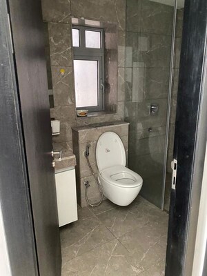 Bathroom in 4 BHK Apartment at Oberoi Realty Esquire, Goregaon East – for Sale
