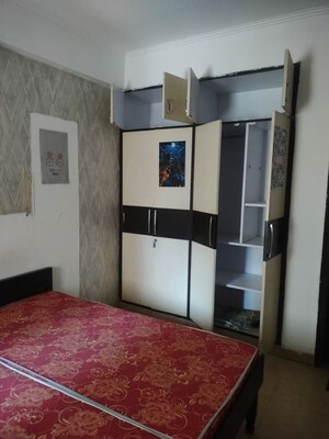 Room in 3.5 BHK Apartment at Gardenia Gateway, Sector 75 – for Rent