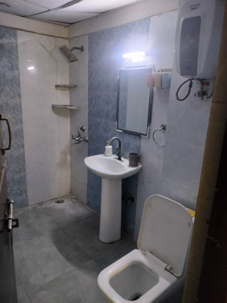 Bathroom, gardenia-gateway 3.5 Bedroom 1700 Sq.Ft. Apartment In Sector 75 Noida 10395257