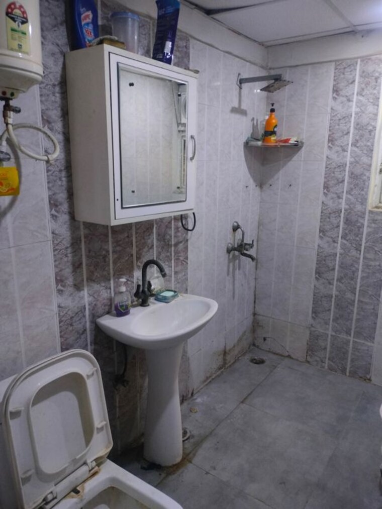 Bathroom, gardenia-gateway 3.5 Bedroom 1700 Sq.Ft. Apartment In Sector 75 Noida 10395257