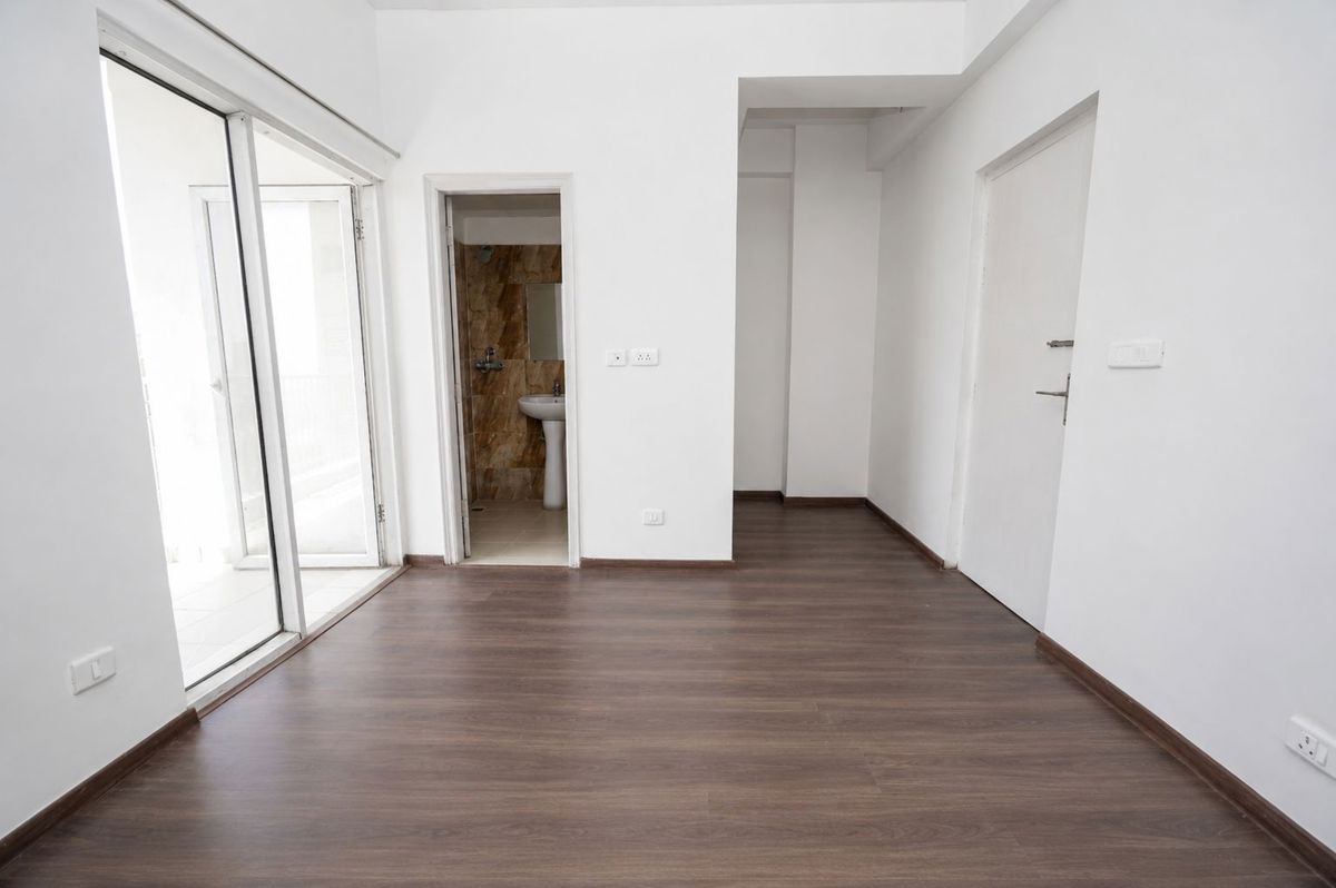 2 BHK Apartment For Sale in Ajnara Homes