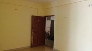 Room in 2 BHK Apartment at Sona Palace, Richmond Town – for Sale