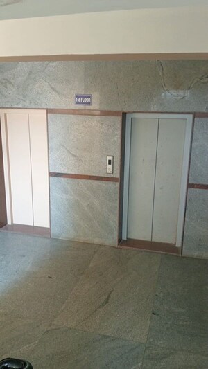 Room in 2 BHK Apartment at Sona Palace, Richmond Town – for Sale