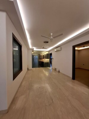 Room in 4 BHK Builder Floor at Saket – for Rent