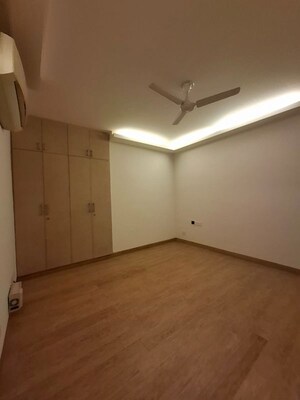 Room in 4 BHK Builder Floor at Saket – for Rent
