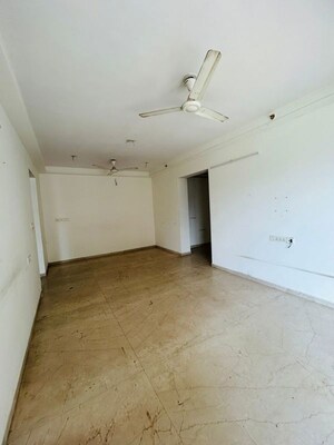 Room in 4 BHK Apartment at Adani Group Western Heights, Andheri West – for Rent