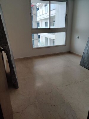 Room in 3 BHK Apartment at Omkar Alta Monte, Malad East – for Rent