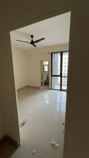 Room in 2 BHK Apartment at Conscient Habitat Prime, Sector 99a – for Rent