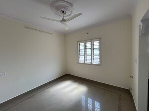 Room in 1.5 BHK Apartment at Indiranagar – for Rent