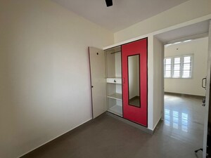 Room in 1.5 BHK Apartment at Indiranagar – for Rent