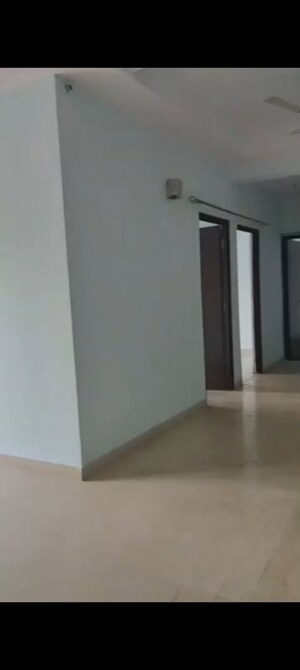 Room in 3 BHK Apartment at Mahagun Moderne, Sector 78 – for Sale