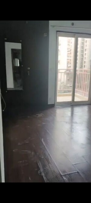 Room in 3 BHK Apartment at Mahagun Moderne, Sector 78 – for Sale