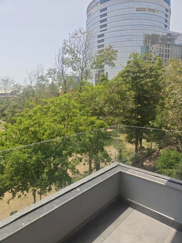 Balcony, dlf-building-10 1 Bedroom 550 Sq.Ft. Apartment In Dlf Phase ii Gurgaon 10395336