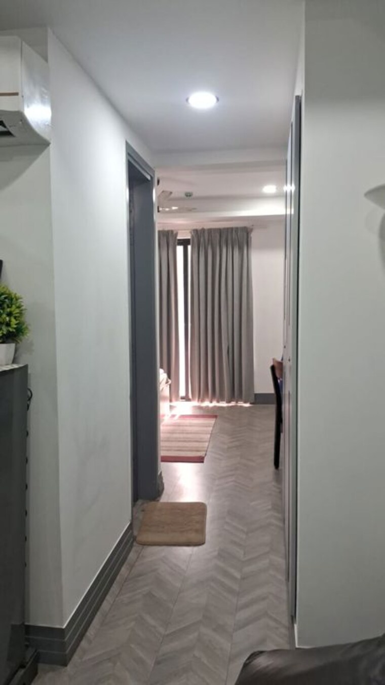 undefined, dlf-building-10 1 Bedroom 550 Sq.Ft. Apartment In Dlf Phase ii Gurgaon 10395336