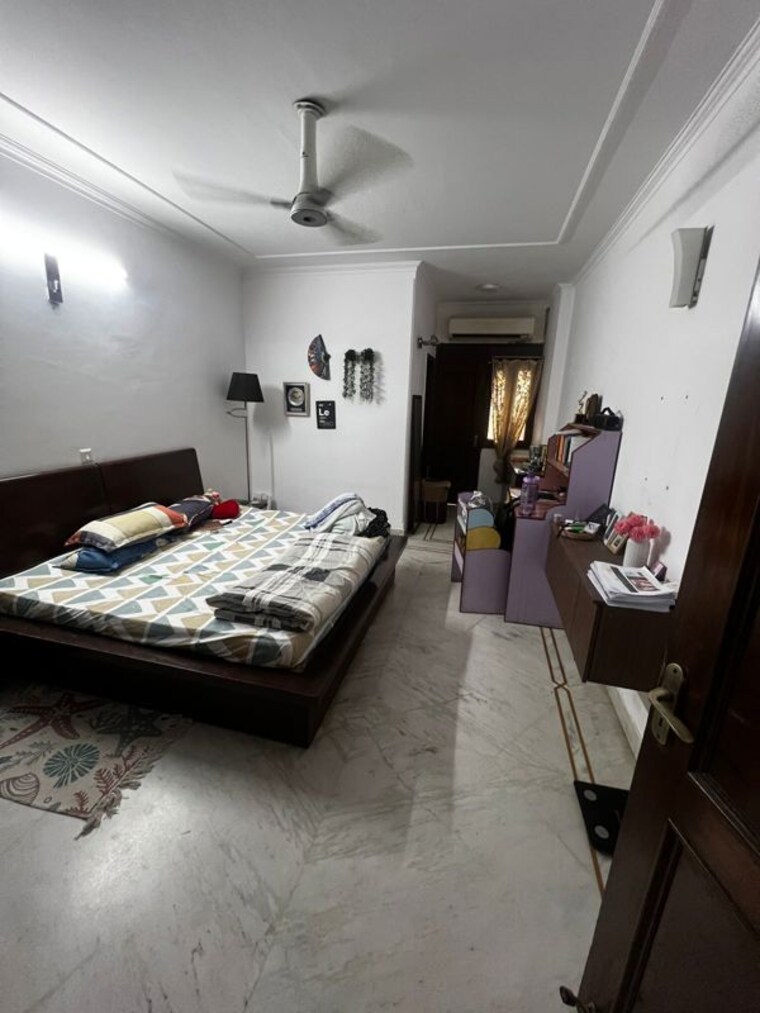Bedroom, greater kailash i 3 Bedroom 1450 Sq.Ft. Builder Floor In Greater Kailash I Delhi 10395366