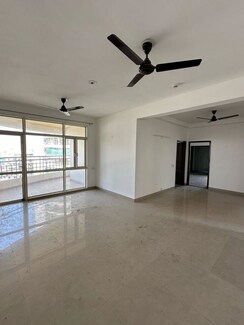 3 BHK + Servant Room Apartment For Rent in Eldeco Olympia