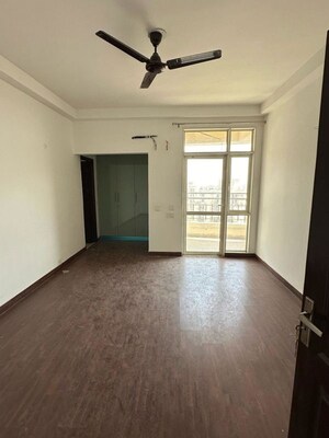 Room in 3 BHK Apartment at Eldeco Olympia, Sector 93a – for Rent