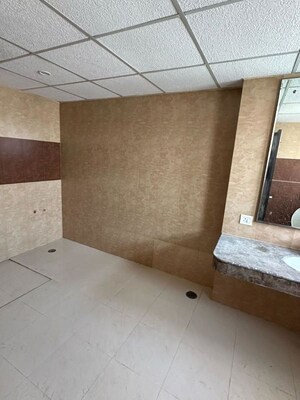 Furnished Amenities in 3 BHK Apartment at Eldeco Olympia, Sector 93a – for Rent