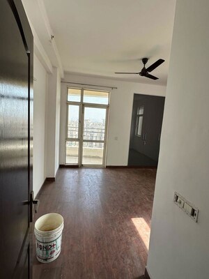 Room in 3 BHK Apartment at Eldeco Olympia, Sector 93a – for Rent