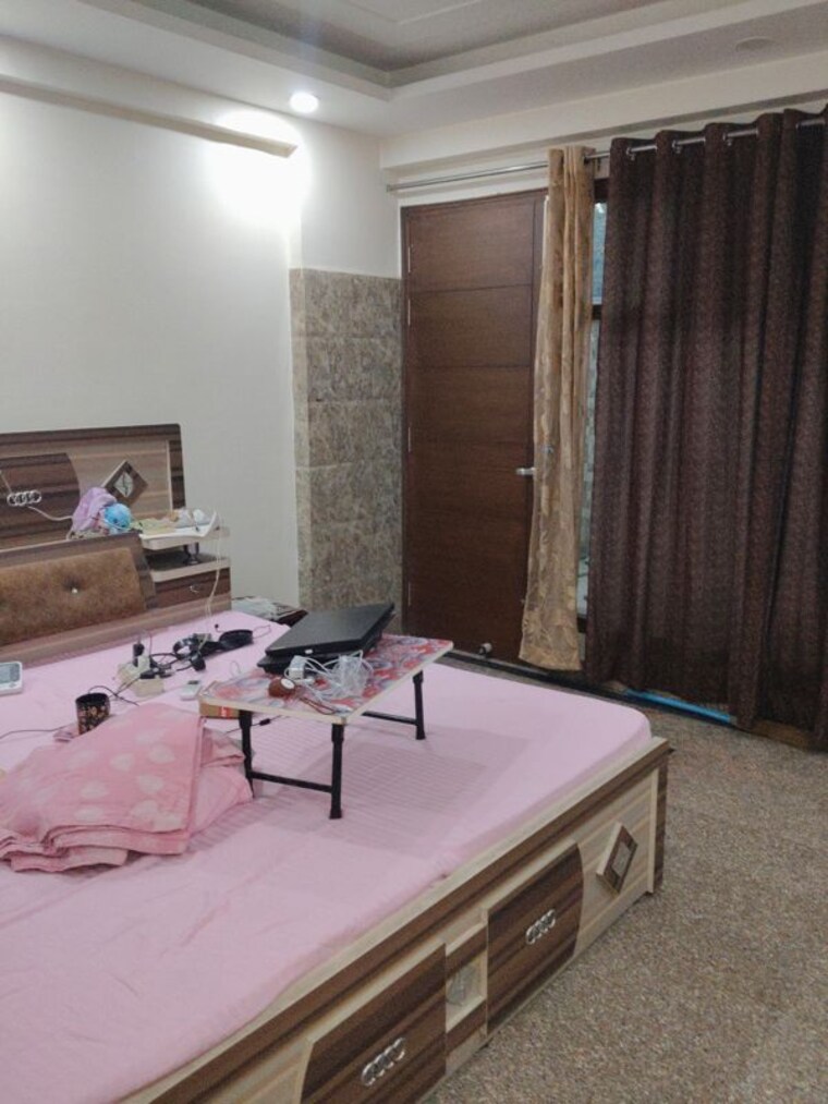 Bedroom, tulip-yellow 3 Bedroom 1650 Sq.Ft. Apartment In Sector 69 Gurgaon 10395395