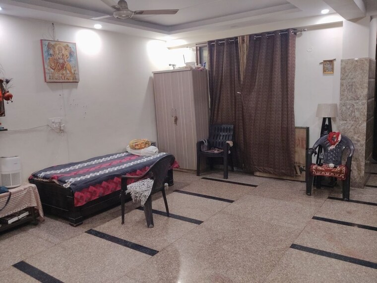 Bedroom, tulip-yellow 3 Bedroom 1650 Sq.Ft. Apartment In Sector 69 Gurgaon 10395395