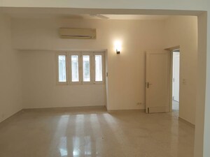 Room in 4 BHK Builder Floor at Greater Kailash I – for Rent