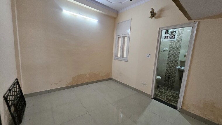 Room, dilshad colony 3 Bedroom 950 Sq.Ft. Apartment In Dilshad Colony Delhi 10395460