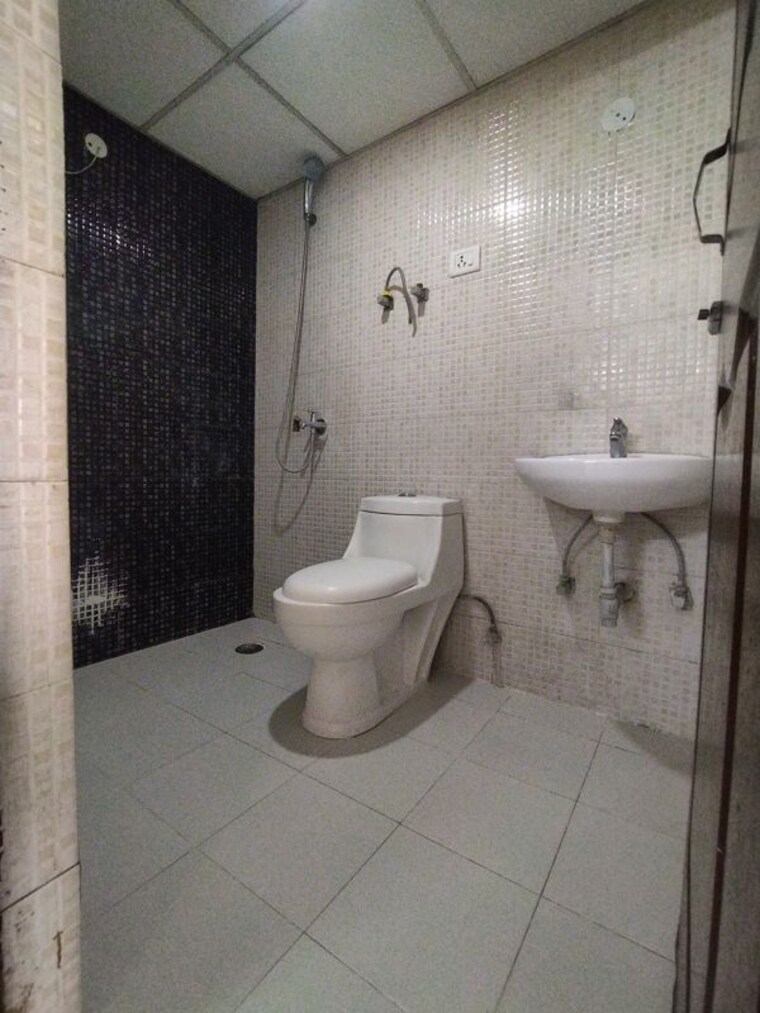 Bathroom, star-rameshwaram 3 Bedroom 1430 Sq.Ft. Apartment In Raj Nagar Extension Ghaziabad 10395485