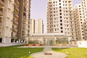 3 BHK Apartment – Exterior View View at Omkar Daffodils, Vrindavan Yojna - for Sale