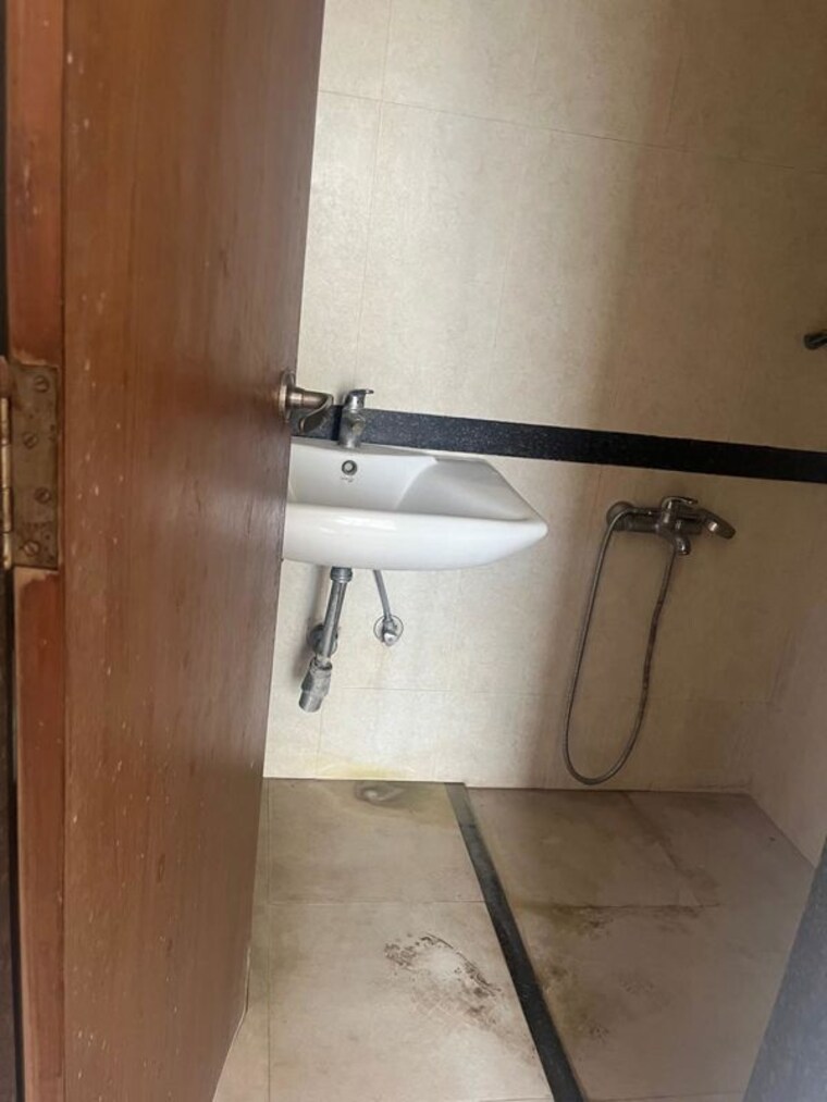 Bathroom, skyi-songbirds 1 Bedroom 560 Sq.Ft. Apartment In Bavdhan Pune 10395513