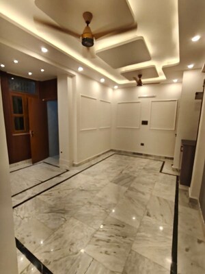 Kitchen in 2.5 BHK Builder Floor at Vaishali Sector 5 – for Sale