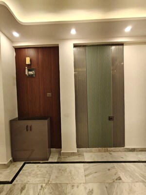 Building Lobby in 2.5 BHK Builder Floor at Vaishali Sector 5 – for Sale