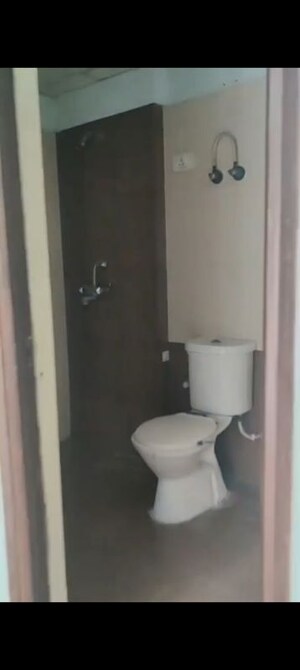 Bathroom in 2.5 BHK Builder Floor at Vaishali Sector 5 – for Sale