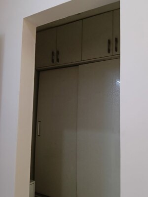 Furnished Amenities in 3 BHK Builder Floor at Patel Nagar – for Rent
