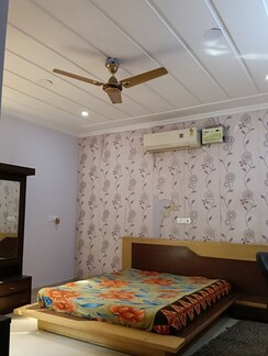 3 BHK Builder Floor For Rent in Patel Nagar